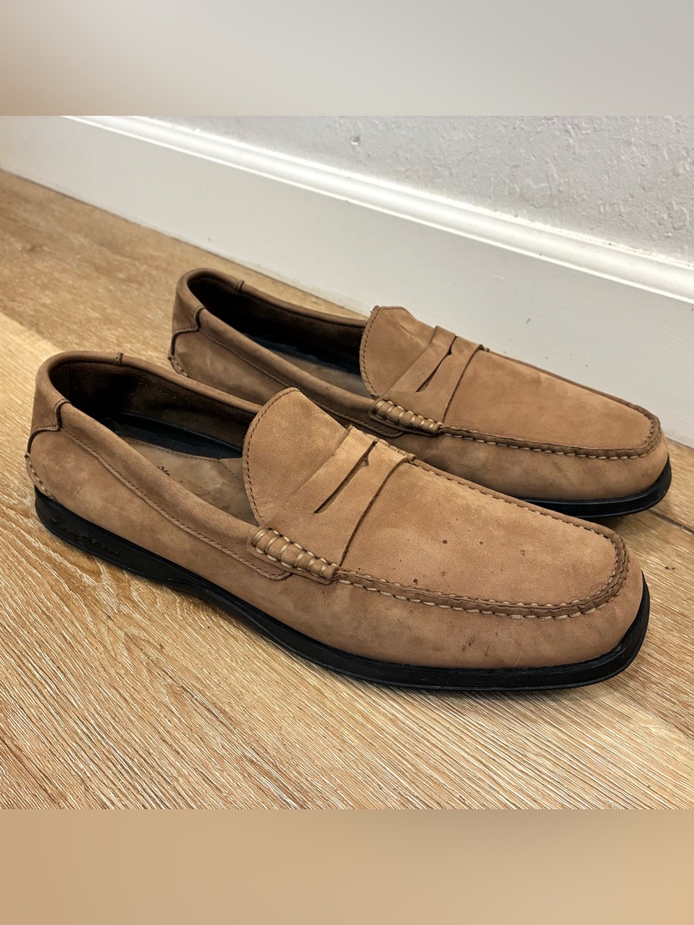 Tommy Bahama Slip-on Loafers Feature A Brushed Olive Brown Leather Men’s 13 M